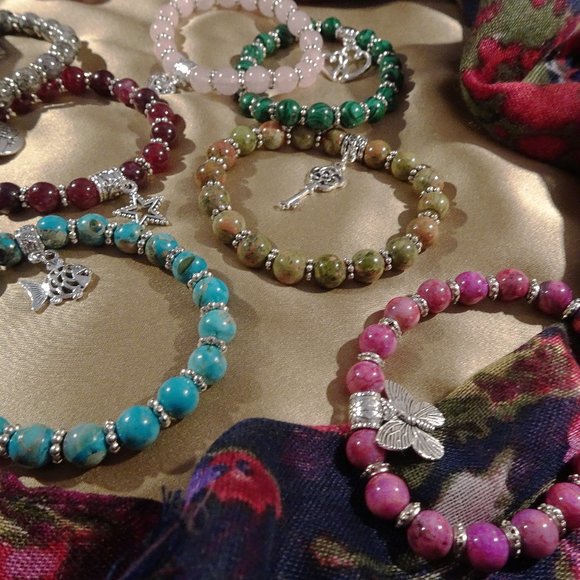 Handmade single-charm stretch bracelets - Picture 13 of 15